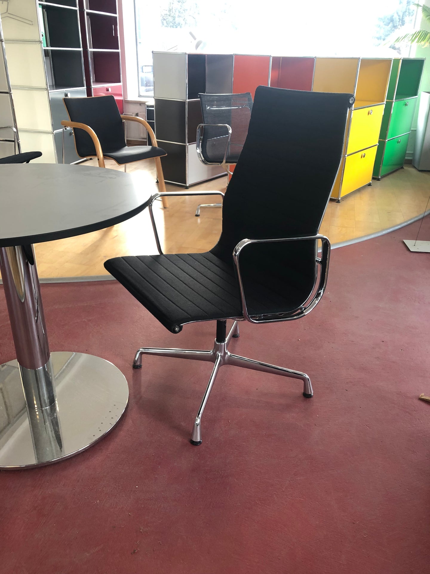 Aluminium Chair EA 119